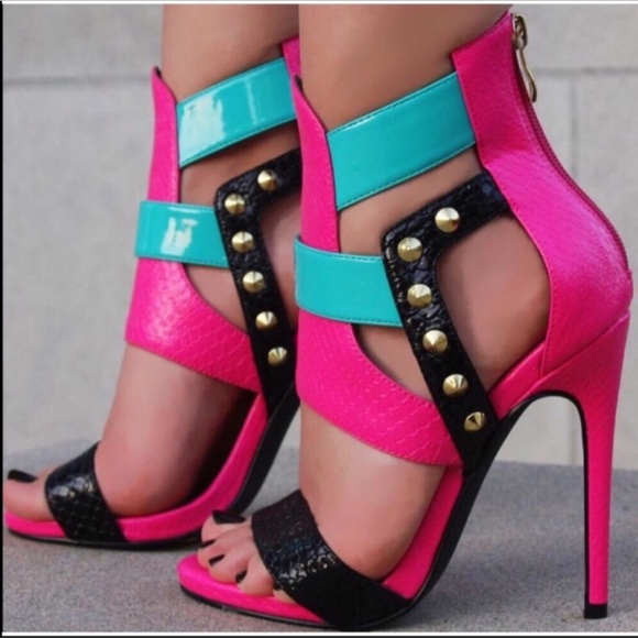 ShopChloeJean.com Shoes - ◽️Pink Snake Heels